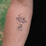 Spaceship catches dino