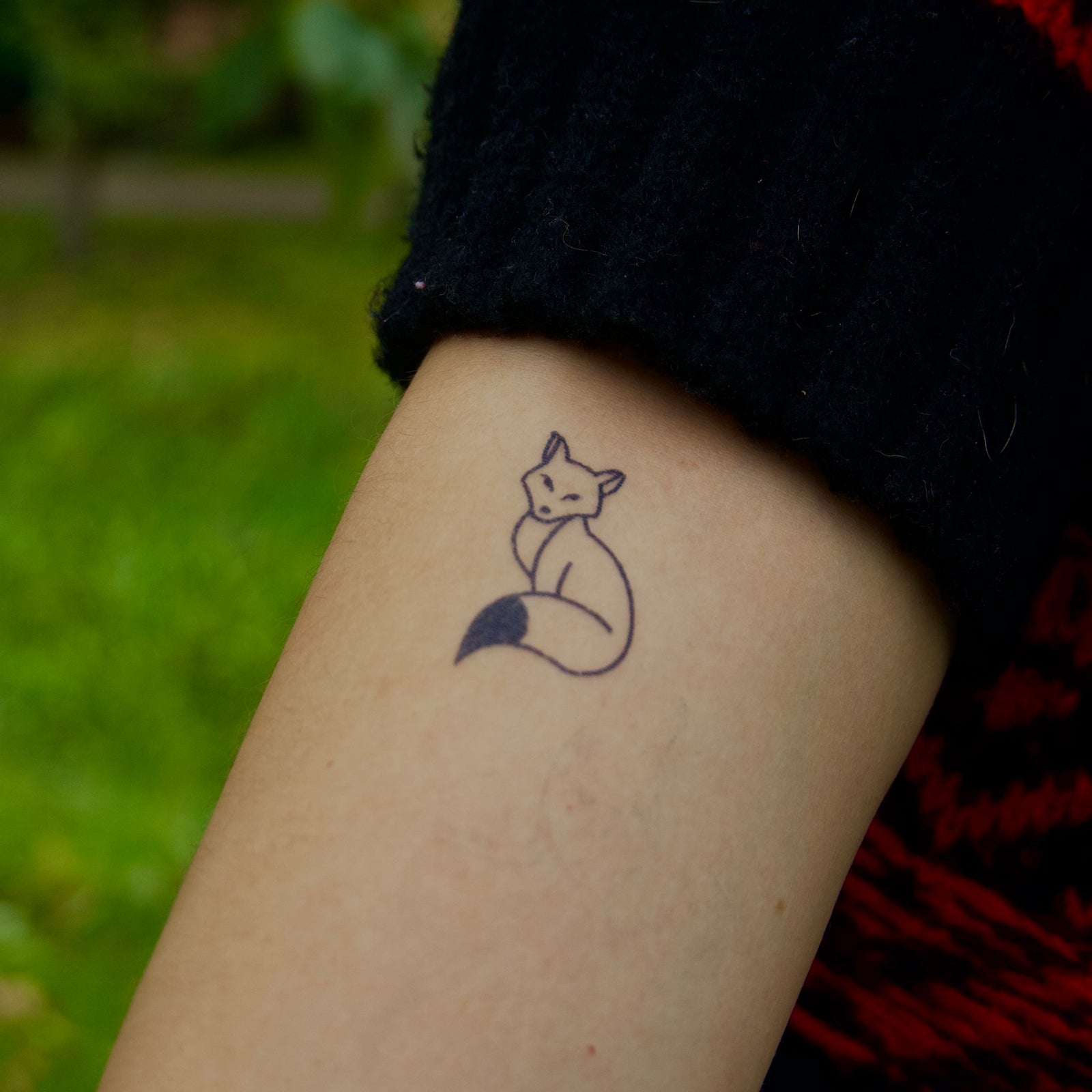 2 Temporäre Fuchs Tattoos – Ca. 18x11 Cm, Hält 4-6 Tage, Einfach Anzubringen