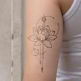 Lotus mit Ornamenten Tattoo