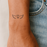 Engelsflügel mit Initialen Tattoo (A-Z)