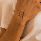 Drei Dreiecke Tattoo