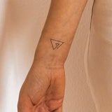 Dreieck Berge Tattoo