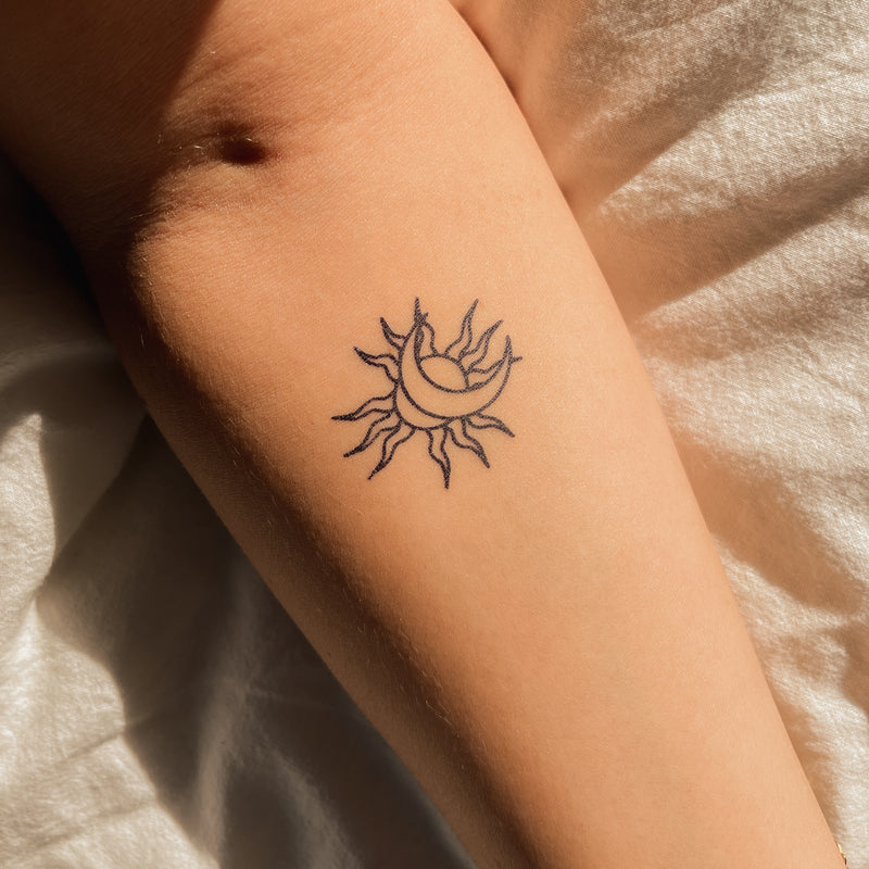 Old-Style Sonne und Mond Tattoo
