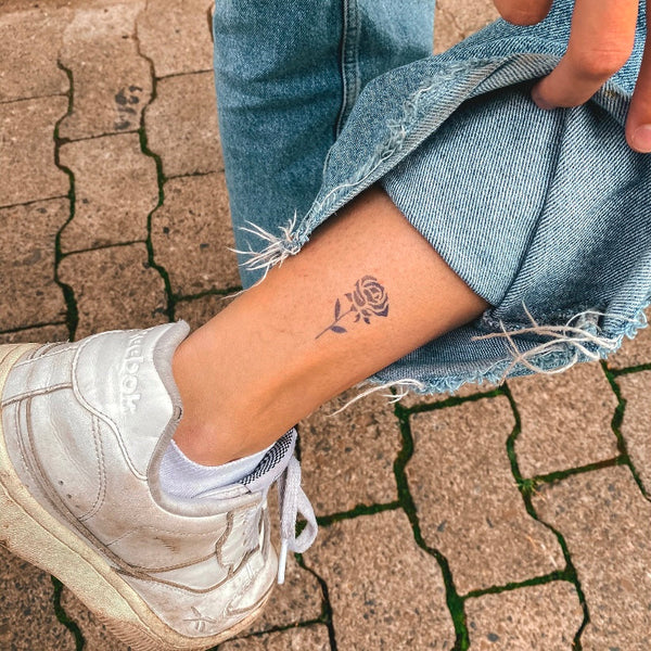 Kleine Rose Tattoo