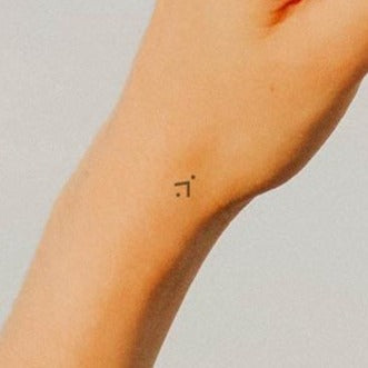 Arrow Dot 2-Week-Tattoo Inkster